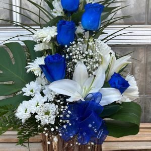 Fête des Mères Arrangement avec roses bleues